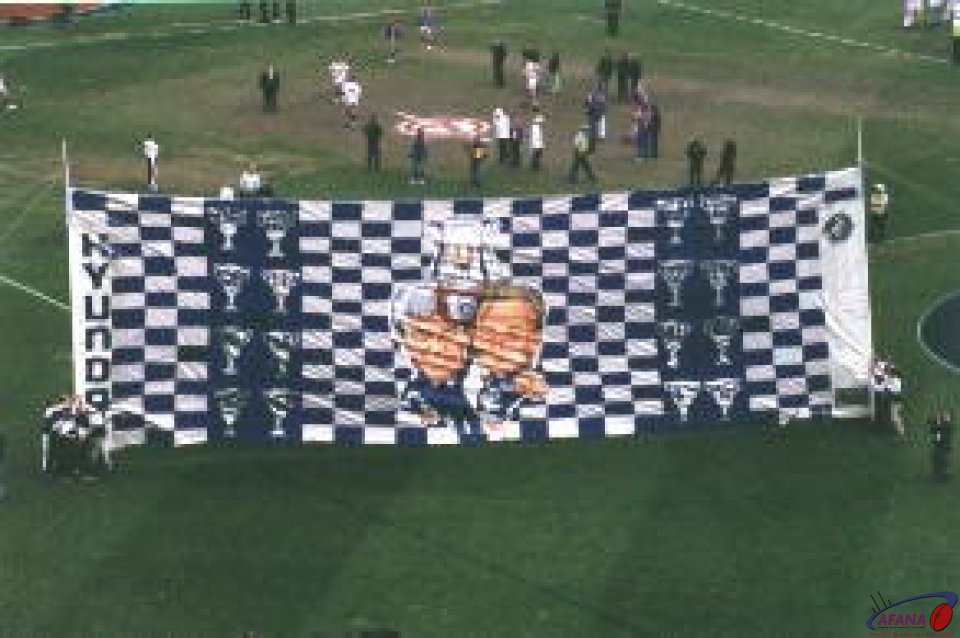 Pre-game ceremonies: Carlton's banner