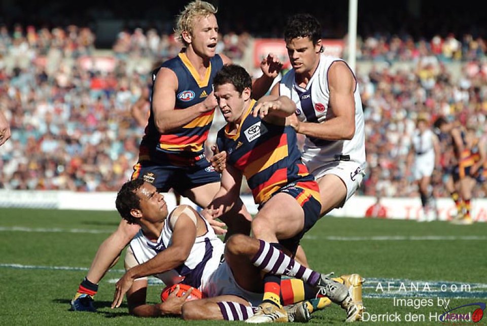 [b]Tempers are frayed during the Fremantle Dockers-v-Adelaide Crows match at AAMI Stadium[/b]