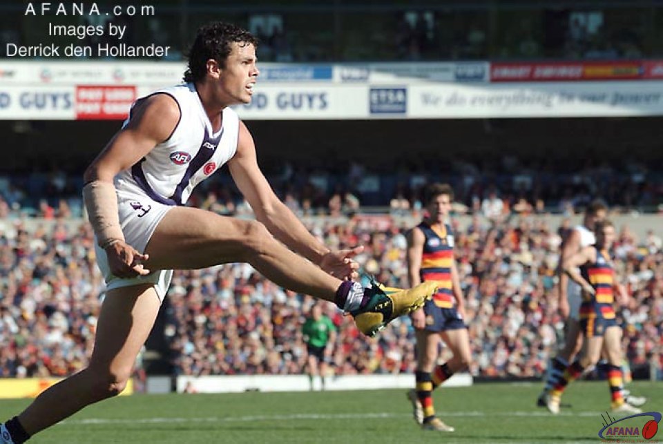 [b]The Fremantle Dockers drive long into their attacking zone[/b]
