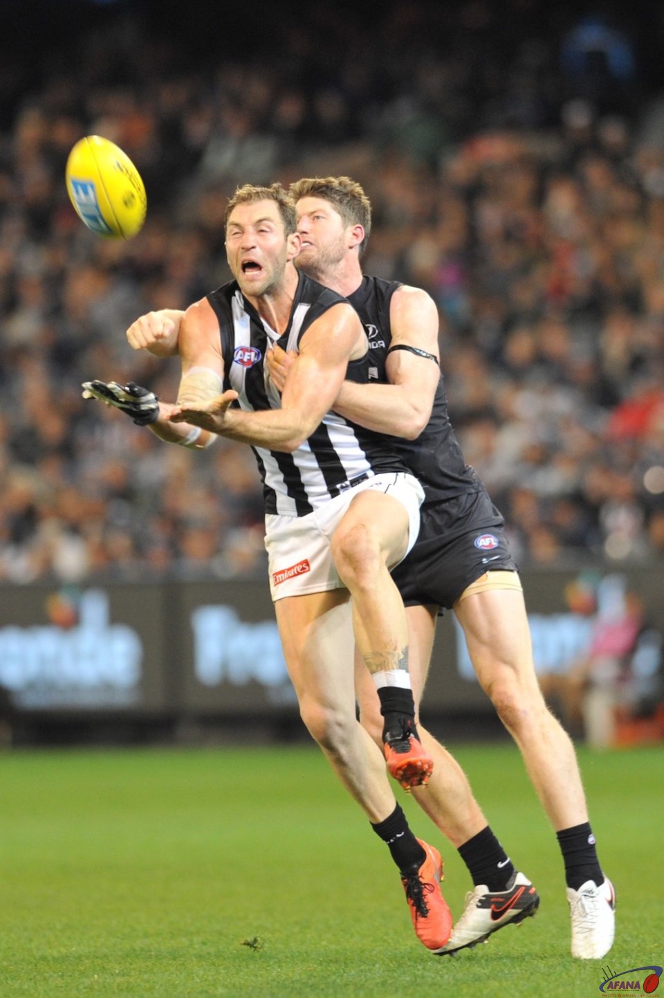 Cloke marks in front of Sam Rowe