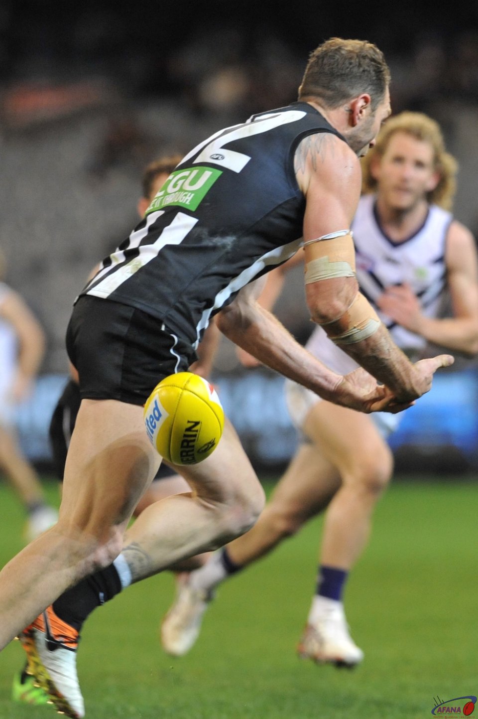 Cloke misses a low ball mark attempt