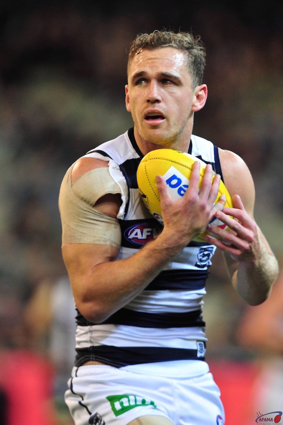 Joel Selwood the Cats captain played out the game with a broken bone in his right hand