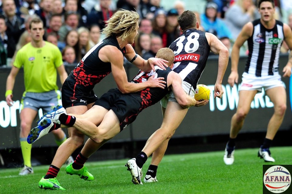 Heppell and Green pile on the pressure as Howe attempts to handball to Maynard