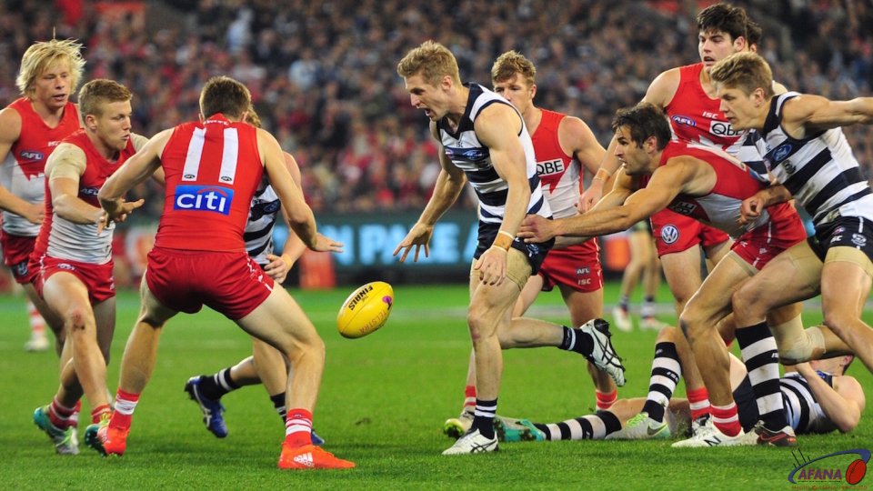 Kennedy, Selwood, Laidler and Hannebury attack the loose ball