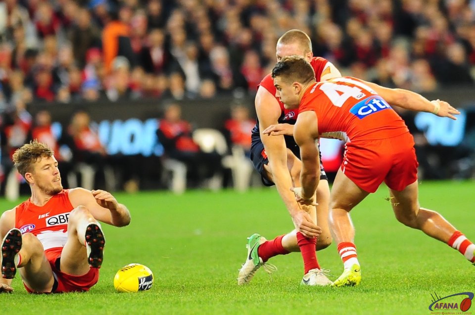 Tom Papley eyes the loose ball