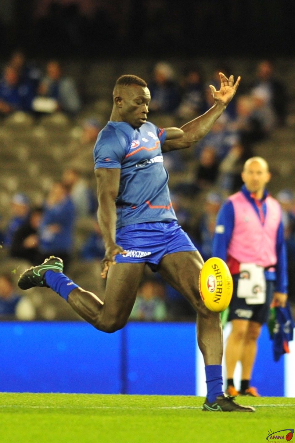 Majak Daw shoots and scores
