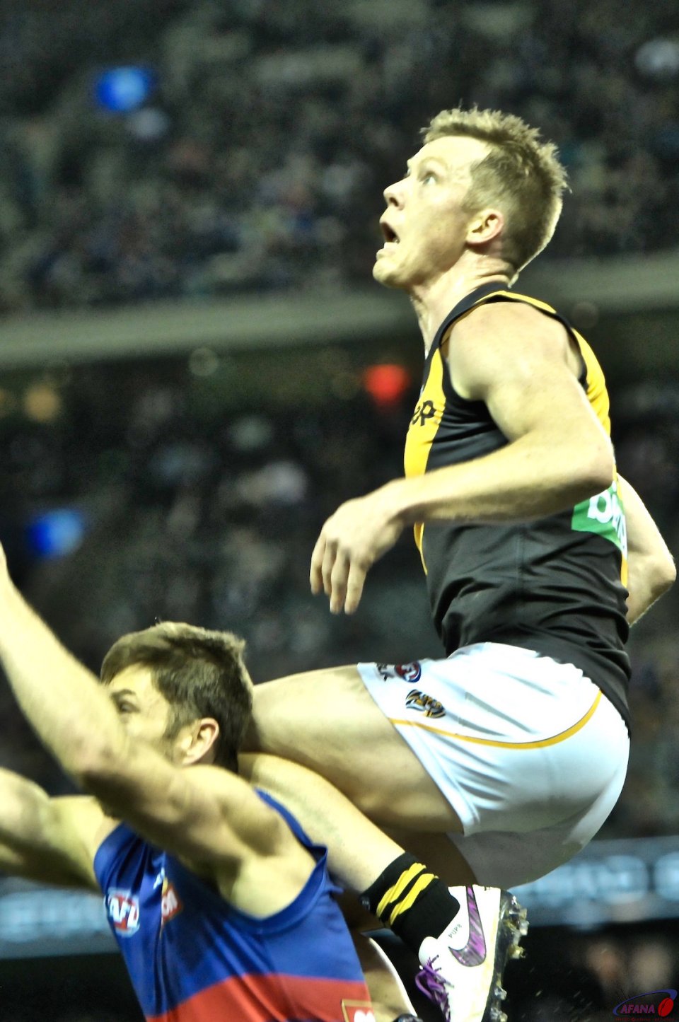 Jumping Jack Riewoldt flies for a specky