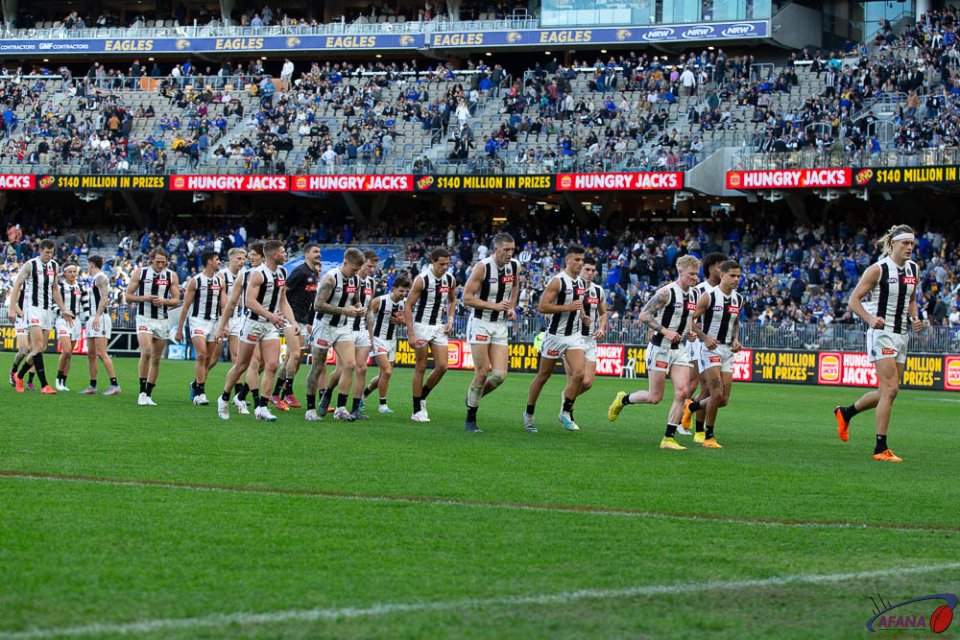 Collingwood in front
