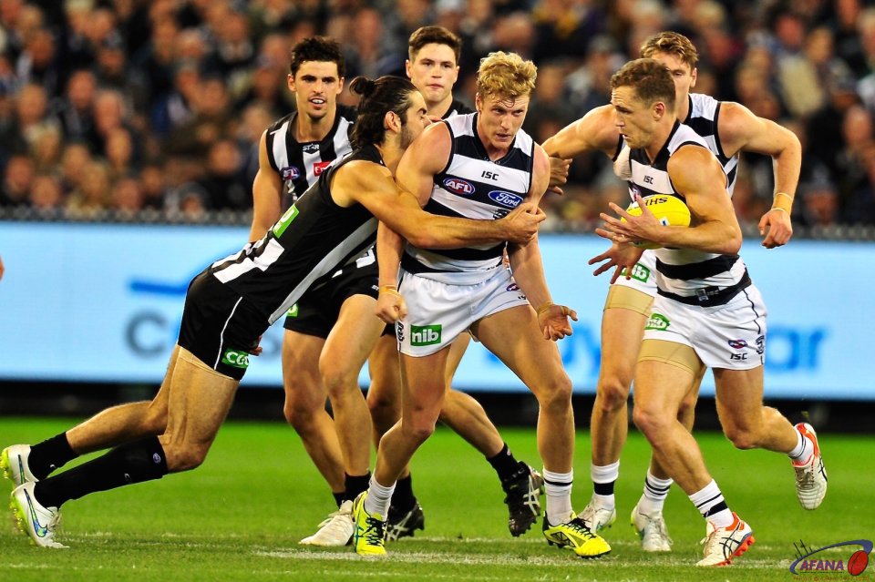 Joel Selwood gathers the ball and start the next Cat attack.