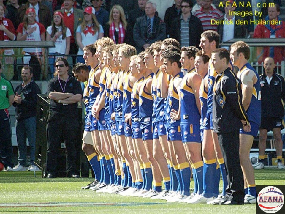 [b]The West Coast Eagles line up for the playing of the Australian National Anthem[/b]