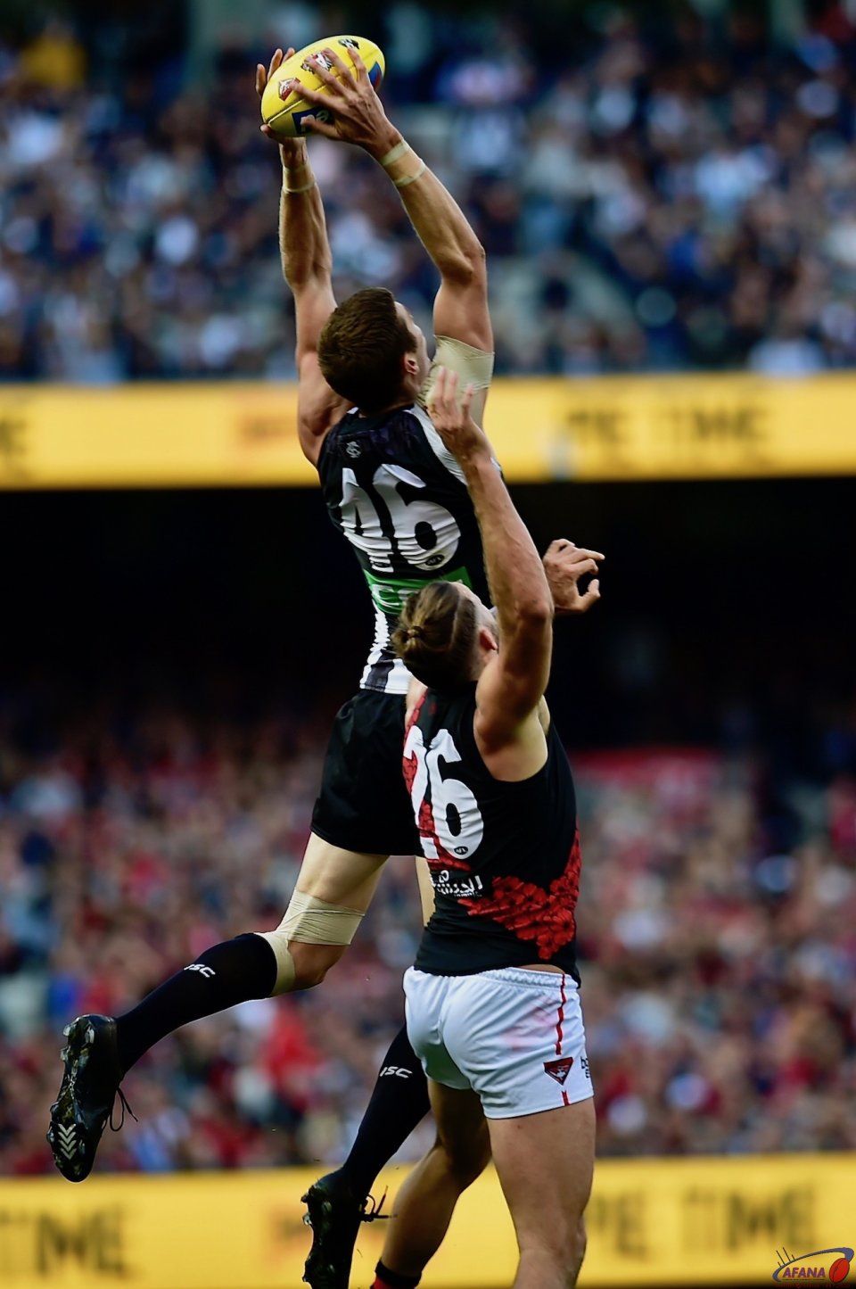 Mason Cox out jumps Cale Hooker taking a specky.